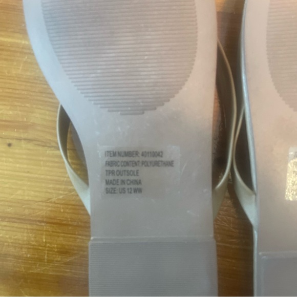 Torrid Tan Women's Flip-Flop Sandals Size 12WW - Picture 4 of 6